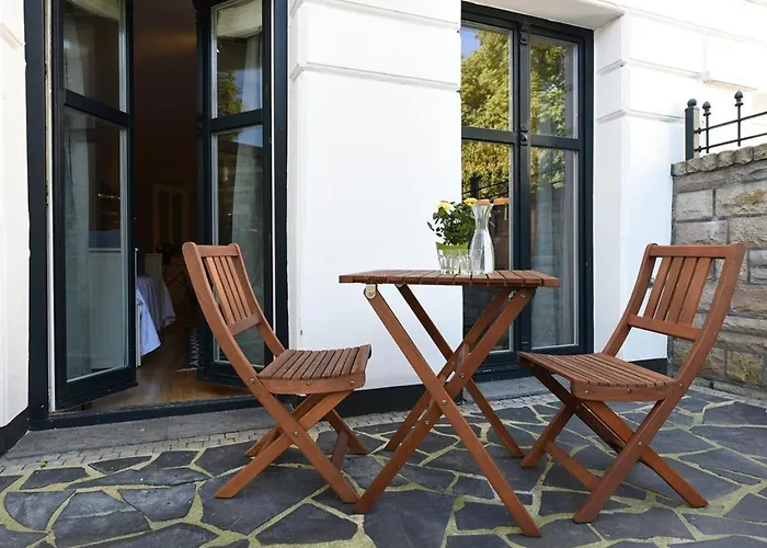 Zentrale Whg Naehe Der Alster Mit Parkplatz