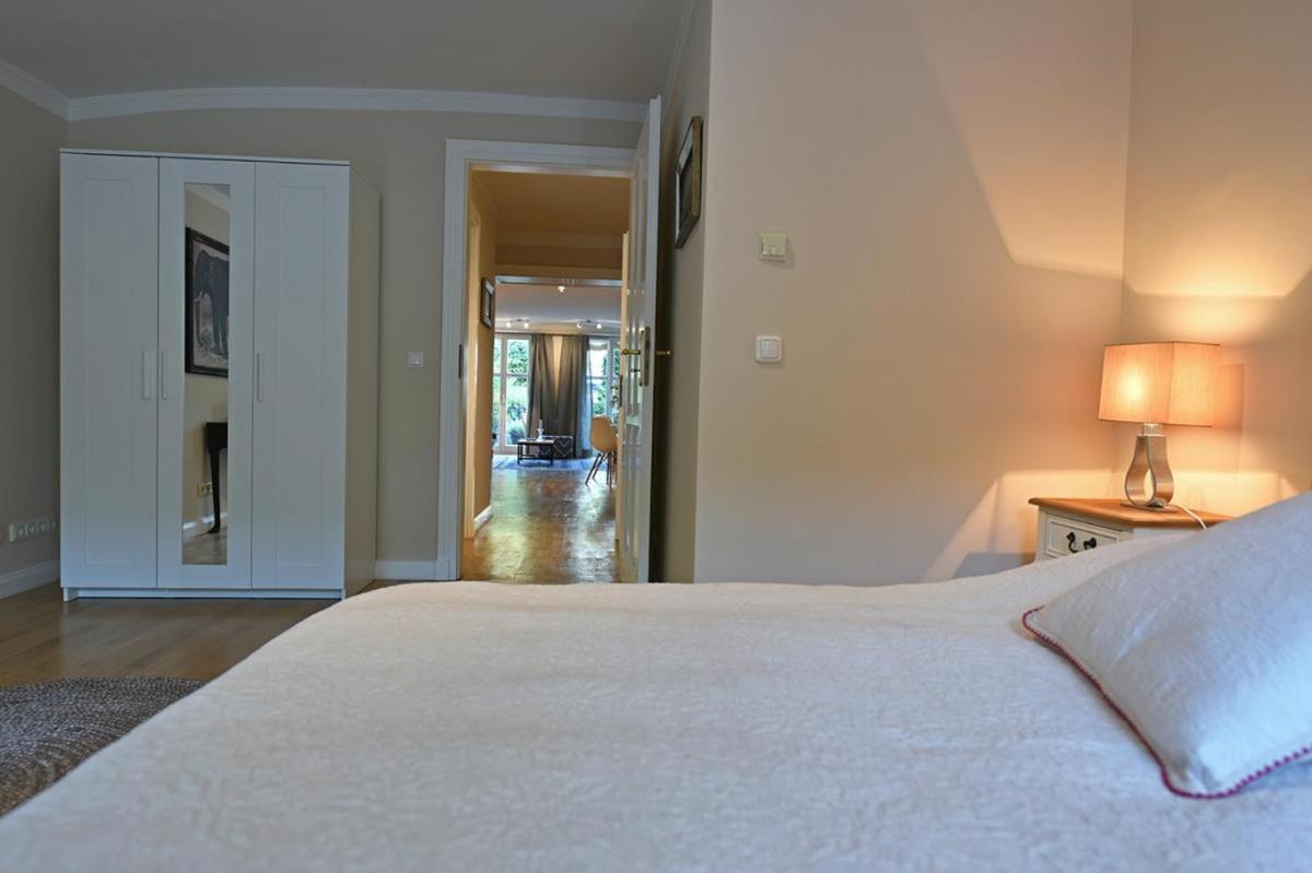 Appartement Zentrale Whg Naehe Der Alster Mit Parkplatz